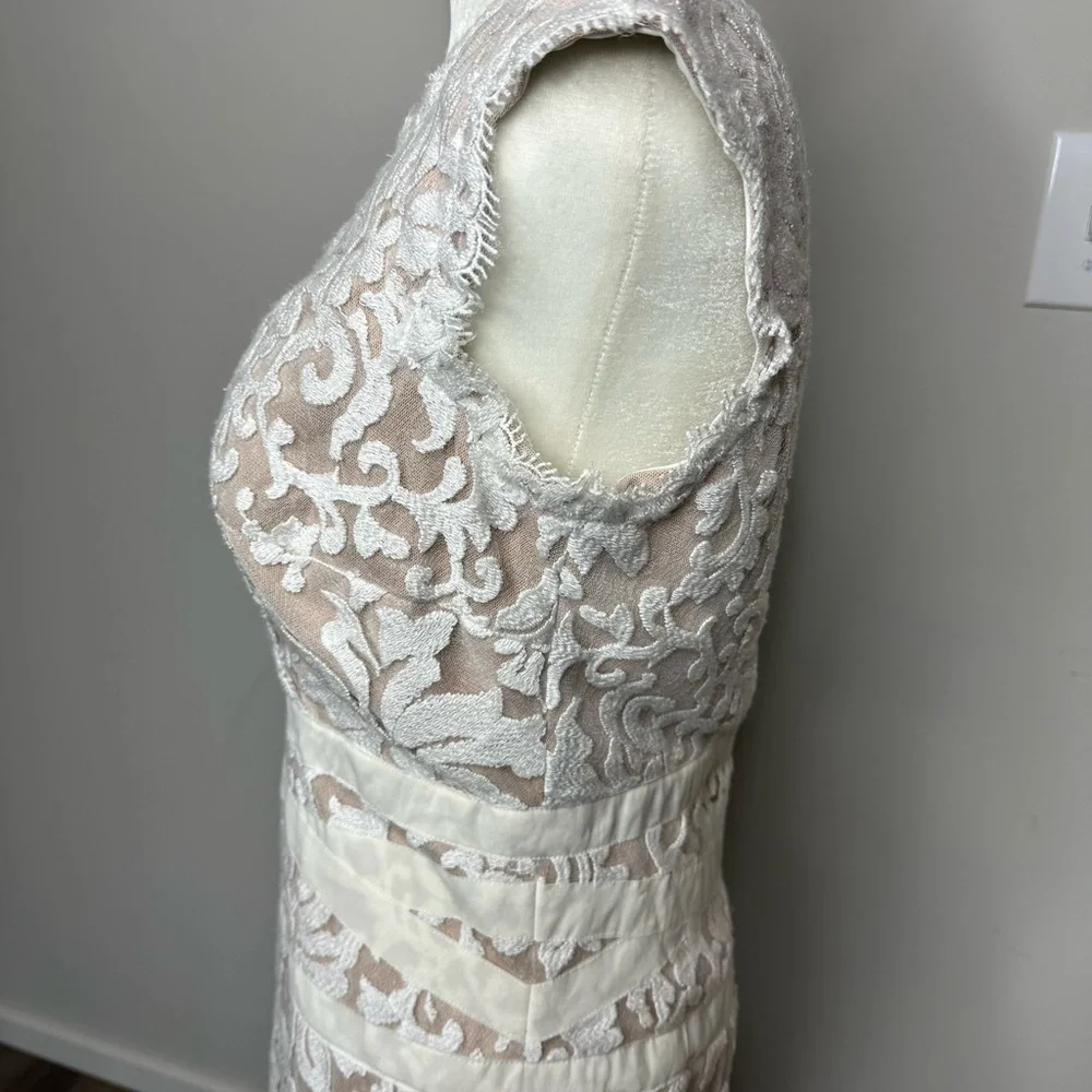 Tadashi Shoji Cream Sheath Wedding Dress Sweetheart Neckline - Picture 4 of 6